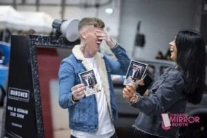 mirror photo booth wedding